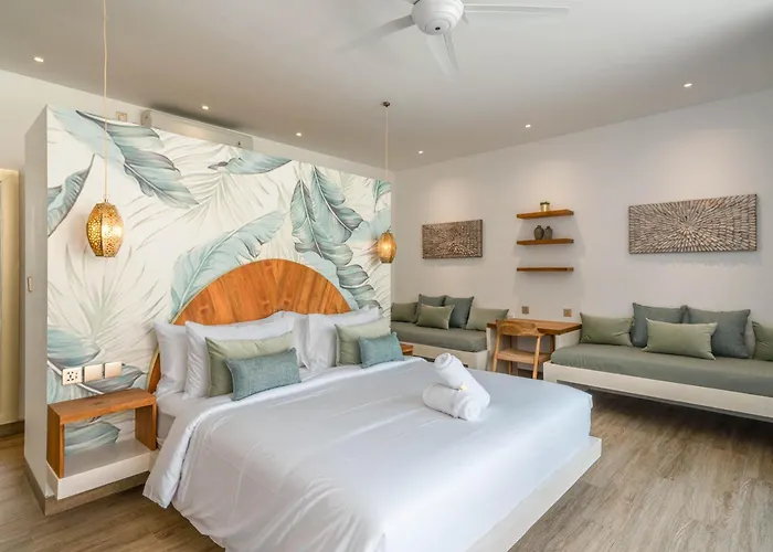 Villa Vida And Vola - Majestic Coastal Retreat In Canggu