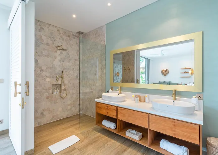 Vida And Vola - Majestic Coastal Retreat In *