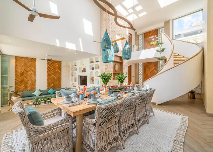 Villa Vida And Vola - Majestic Coastal Retreat In