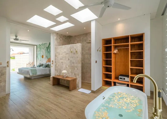 Vida And Vola - Majestic Coastal Retreat In * Canggu