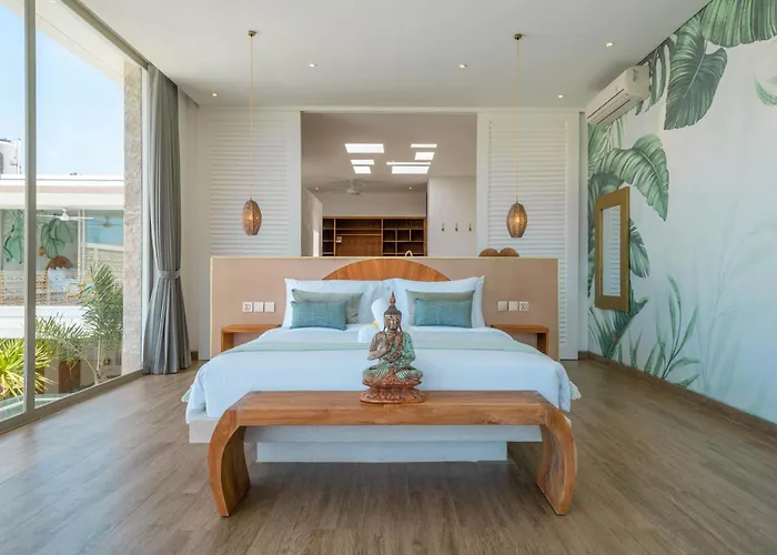 Villa Vida And Vola - Majestic Coastal Retreat In Canggu