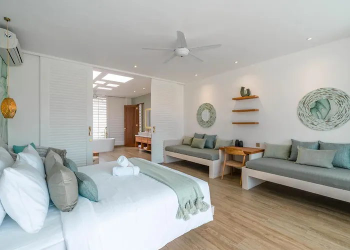 Vida And Vola - Majestic Coastal Retreat In Villa Canggu